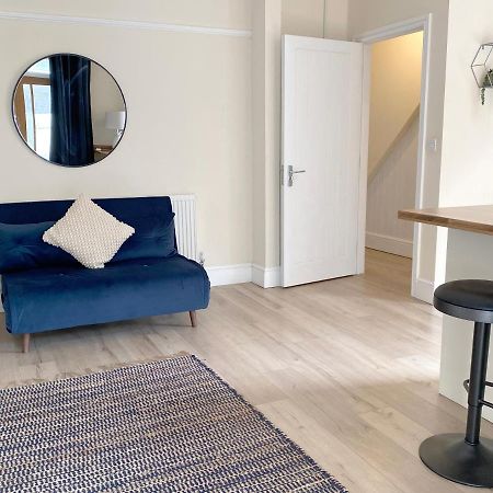 1 Ashford Road Guesthouse Redhill  Bagian luar foto