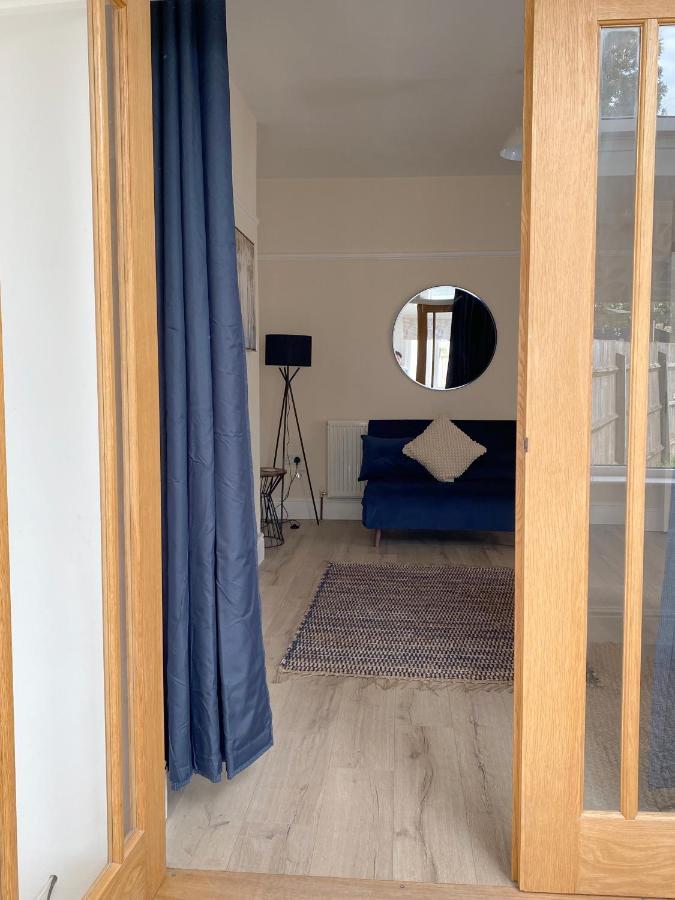 1 Ashford Road Guesthouse Redhill  Bagian luar foto