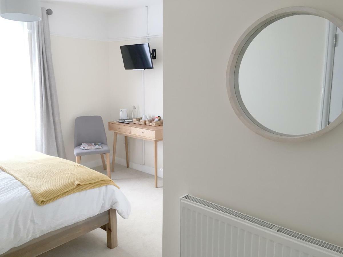 1 Ashford Road Guesthouse Redhill  Bagian luar foto
