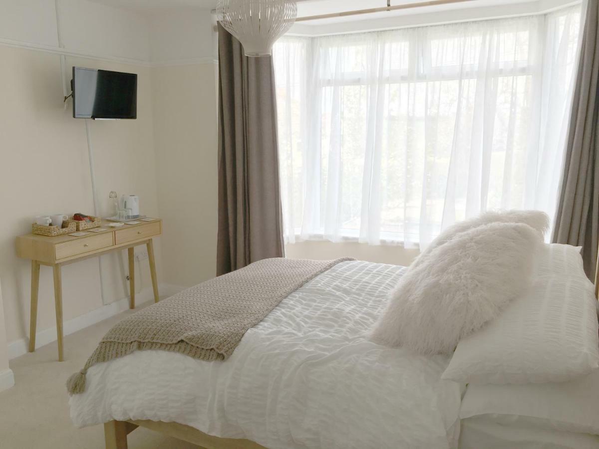1 Ashford Road Guesthouse Redhill  Bagian luar foto