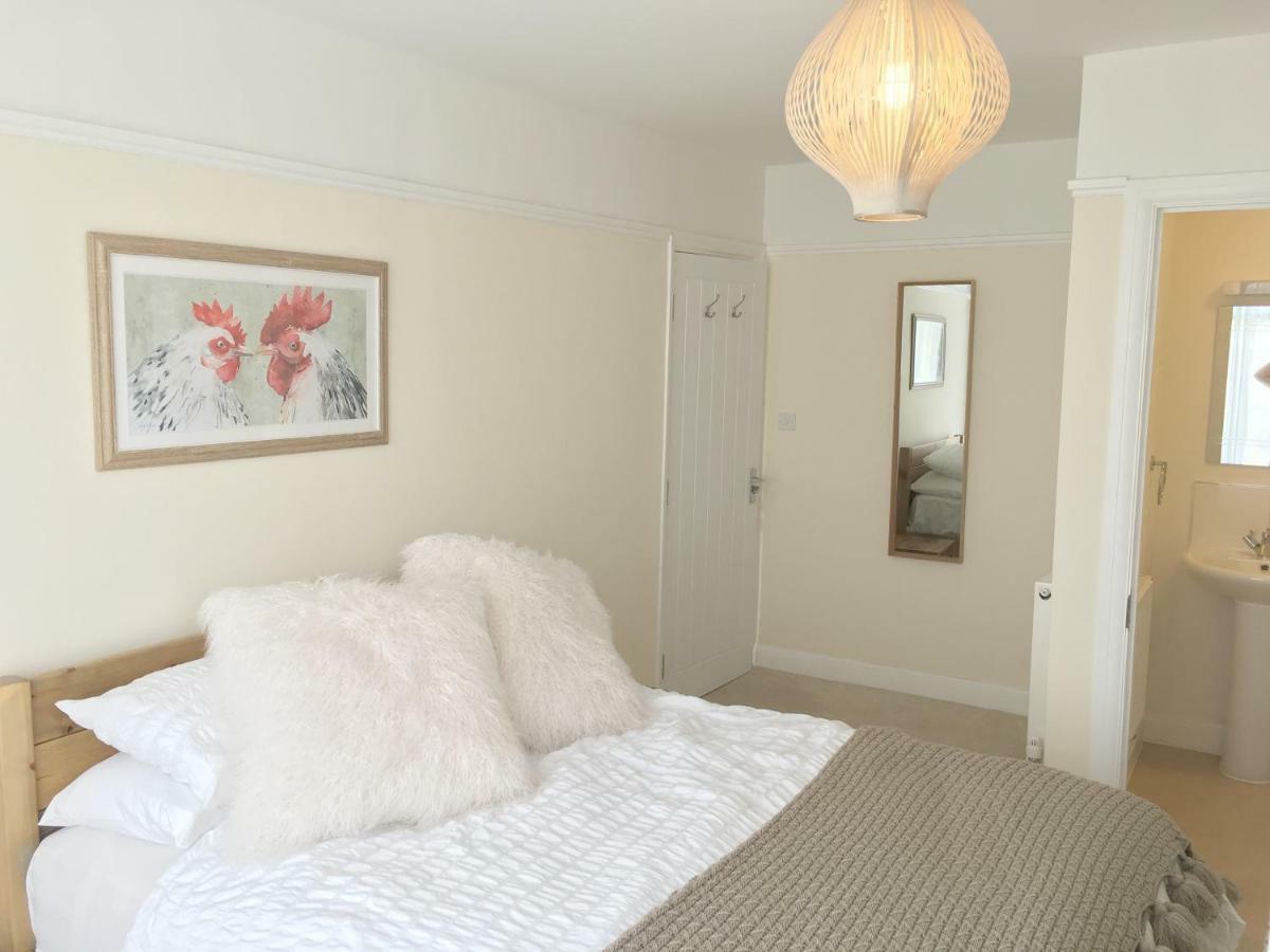 1 Ashford Road Guesthouse Redhill  Bagian luar foto