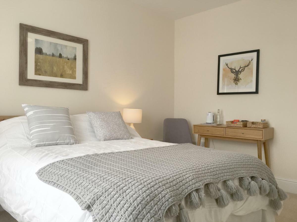 1 Ashford Road Guesthouse Redhill  Bagian luar foto