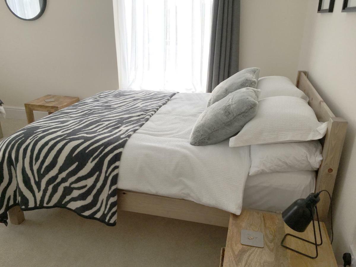 1 Ashford Road Guesthouse Redhill  Bagian luar foto