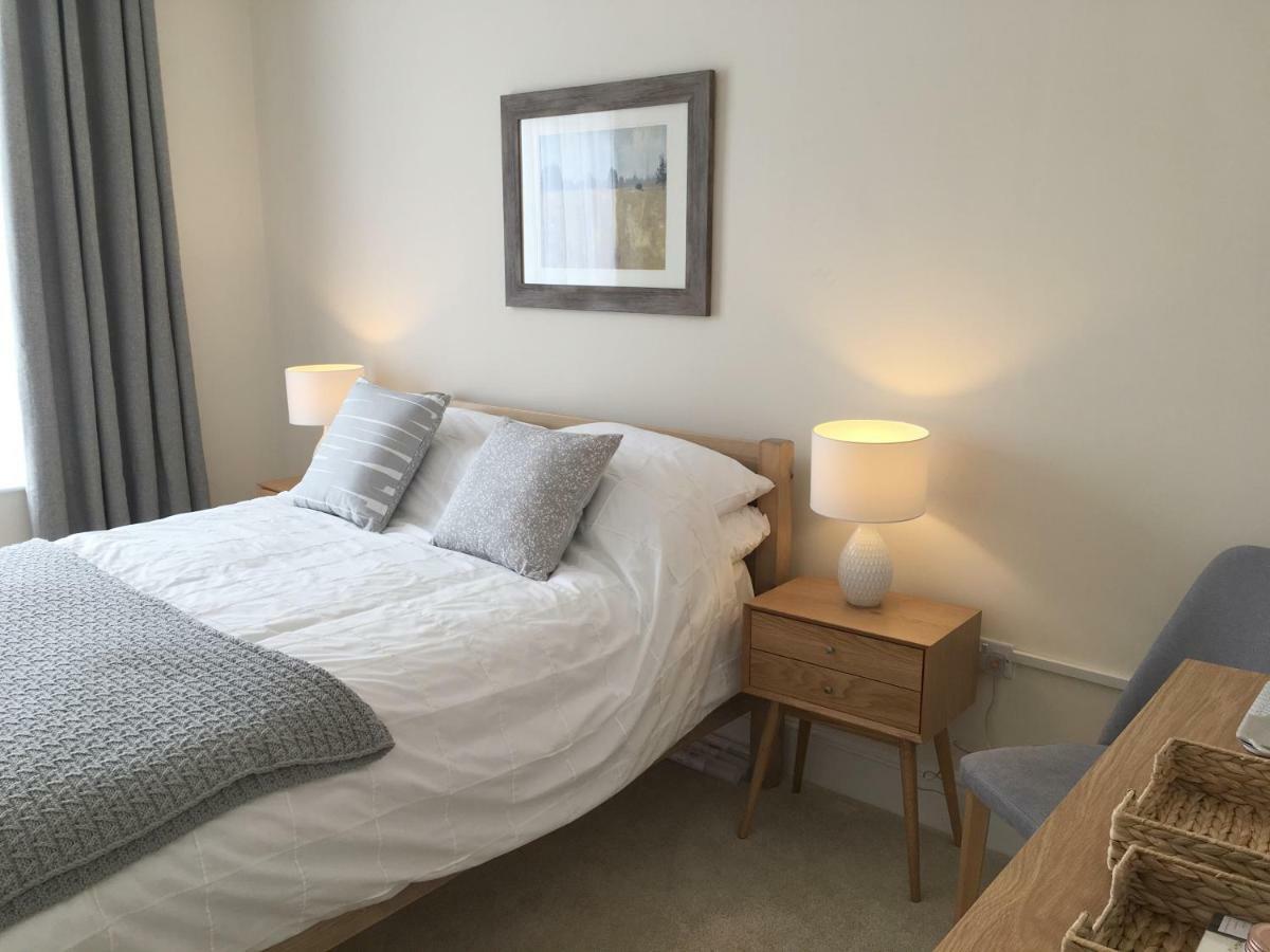 1 Ashford Road Guesthouse Redhill  Bagian luar foto