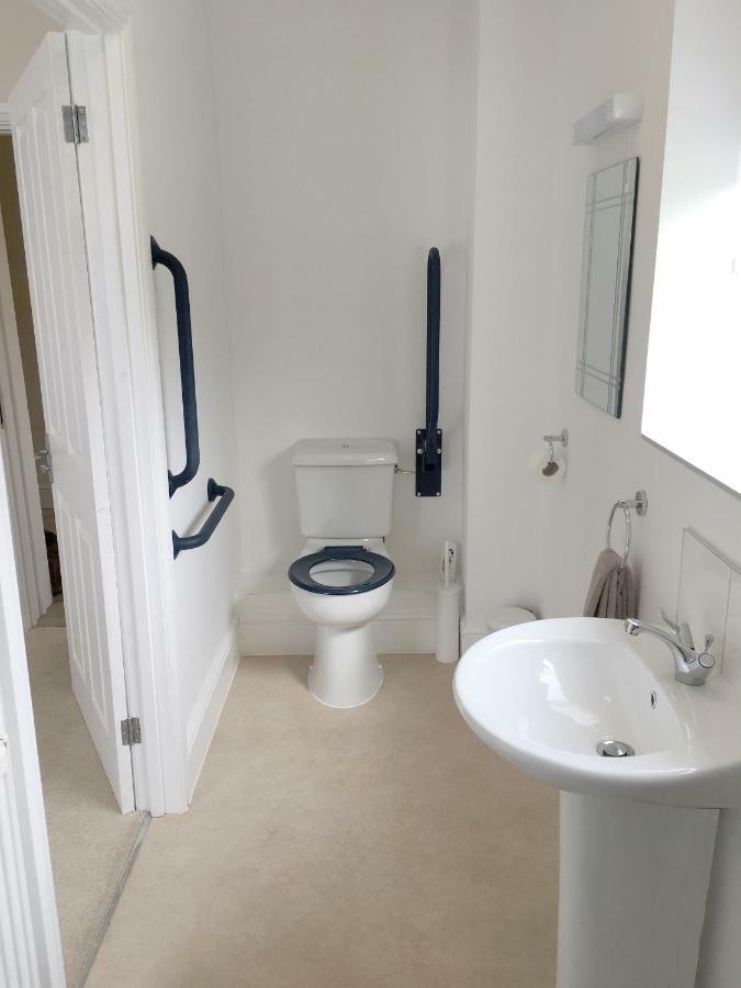1 Ashford Road Guesthouse Redhill  Bagian luar foto