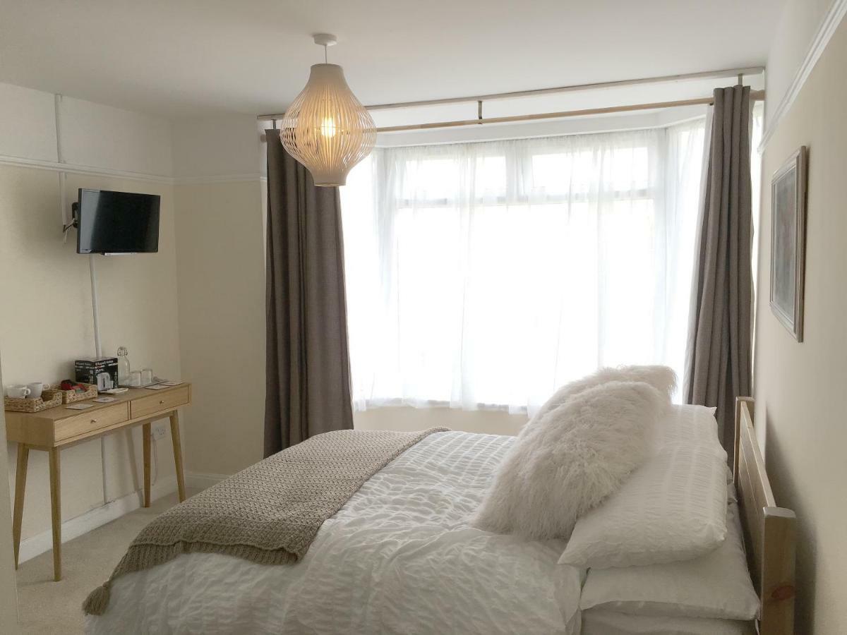 1 Ashford Road Guesthouse Redhill  Bagian luar foto