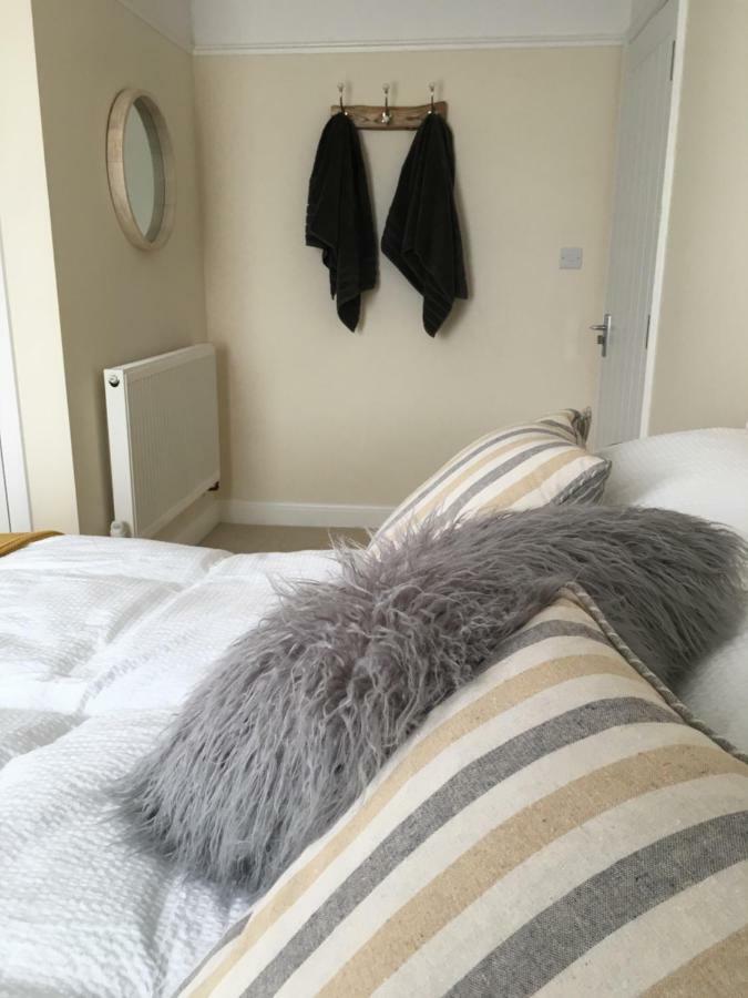 1 Ashford Road Guesthouse Redhill  Bagian luar foto